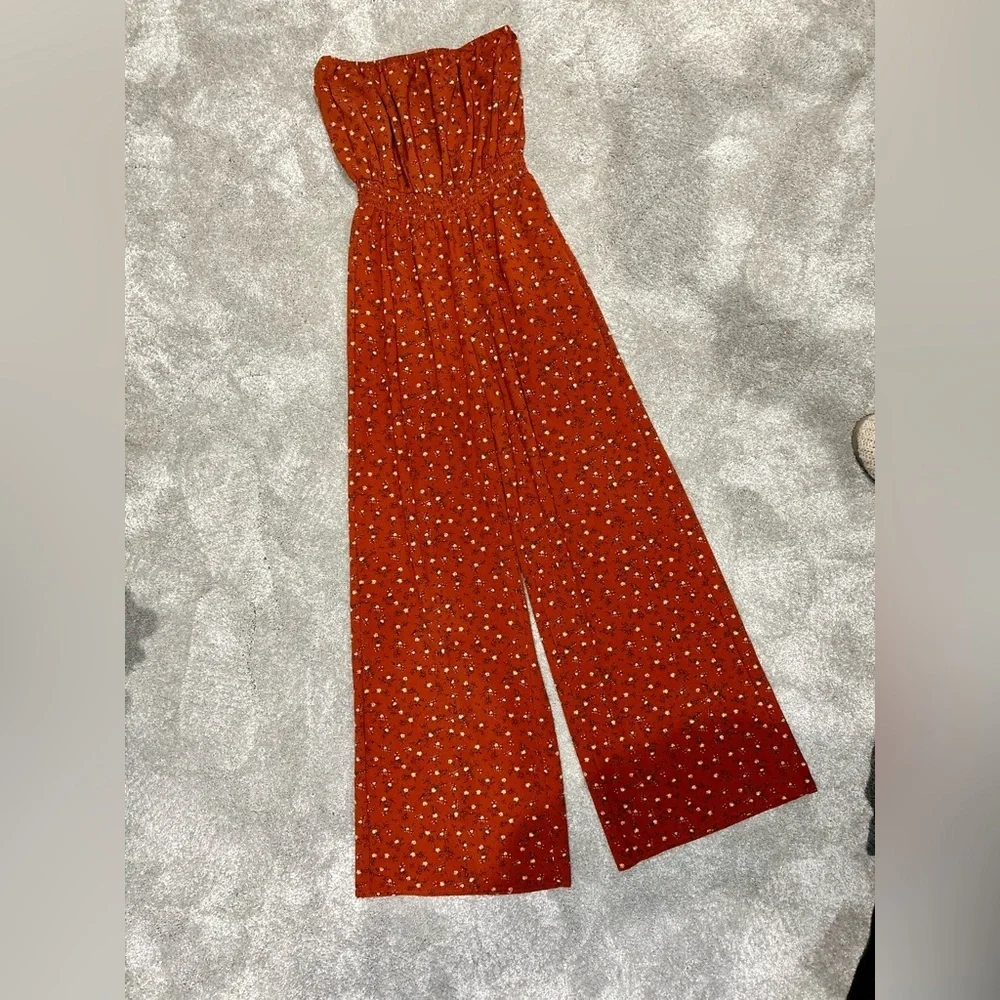 Forever 21 Rust Strapless Jumpsuit with Floral Pattern Size Small NWOT - Picture 5 of 8